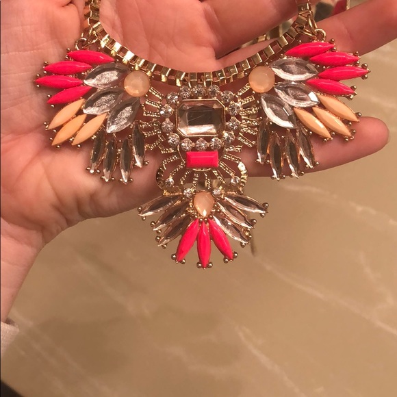Jewelry - Statement Necklace